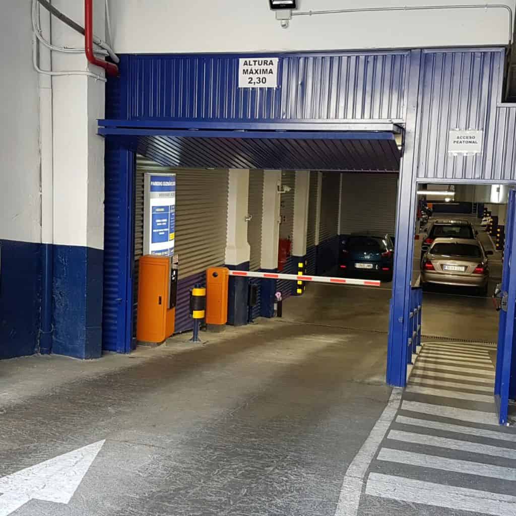 entrada parking guzman el bueno madrid